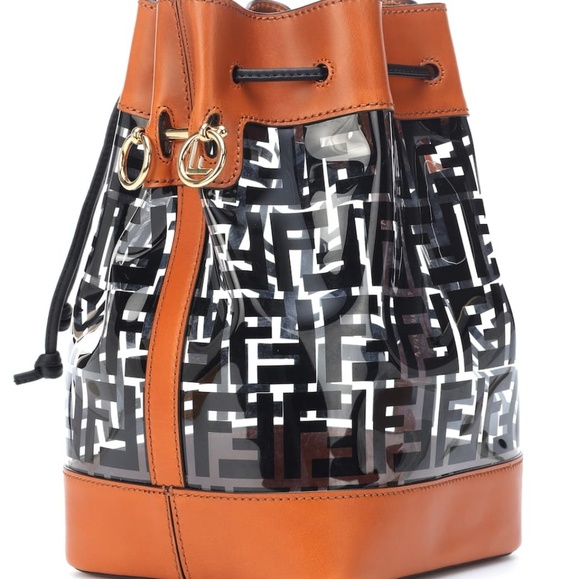 SOLD🥰 Authentic Fendi bucket bag! - Picture 2 of 4